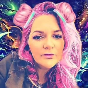 Meet your Posher, Shellie